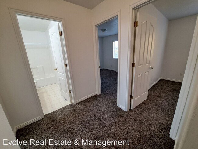 Building Photo - 3 br, 2.5 bath House - 469 E 250 N