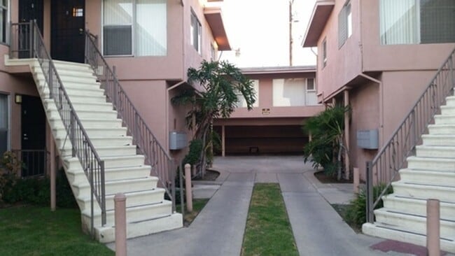 Building Photo - 3384-3386 Martin Luther King Jr Blvd