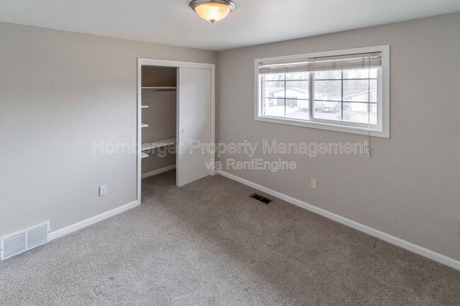 Building Photo - 6604 N Greenwood Blvd