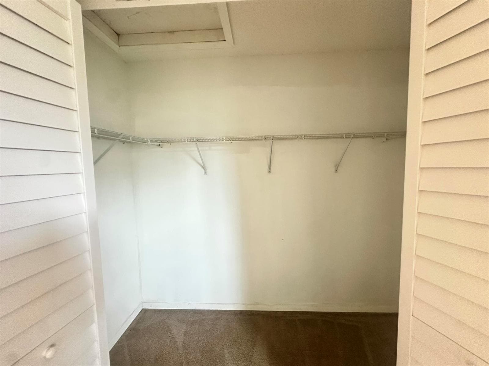 Building Photo - 420 SW 122nd Ave