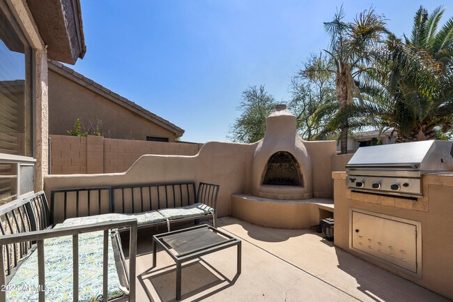 Building Photo - 6901 E Paradise Ln