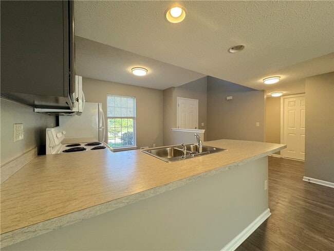 Building Photo - 35 Captains Cove Ln