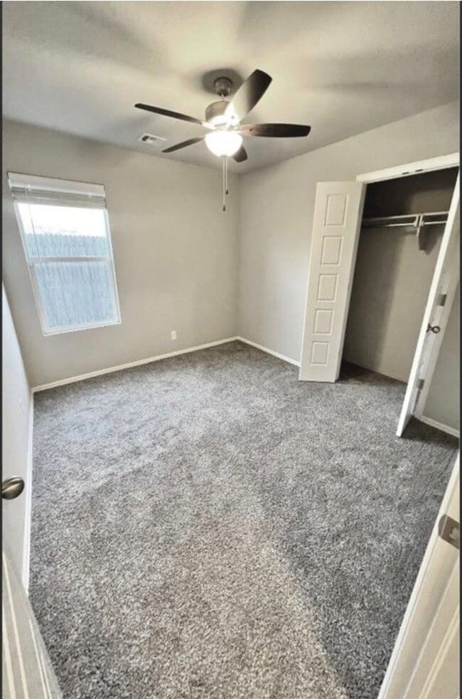 Building Photo - 4 Bed/ 2 Bath in Stone Horse Neighborhood With Community Pool!