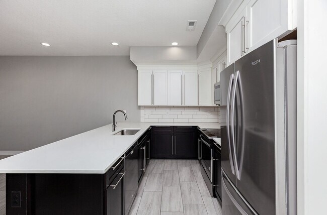 Building Photo - GREAT LOCATION!! 3 Bedroom, 2.5 Bathroom Townhome in Waukee!