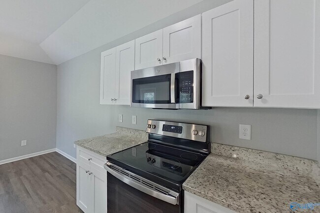 Building Photo - 112 Live Oak Dr