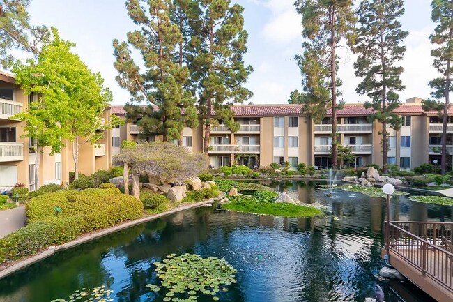 Building Photo - Dual-Master Condo Near the Beach w/ Firewo...