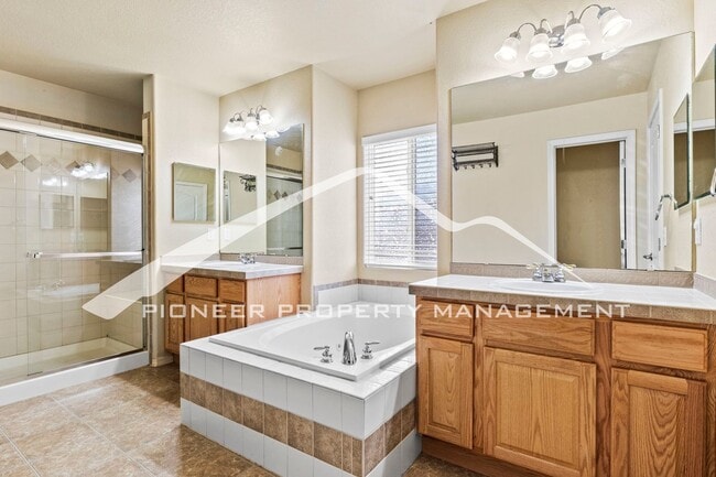 Building Photo - Serene Ridgeview at Stetson Hills neighborhood 6 bedroom, 3.5 bathroom, 2 car garage and AC