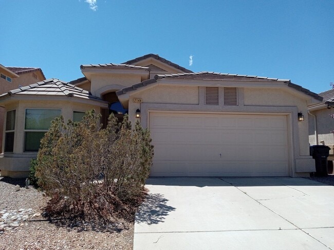 Primary Photo - 3 Bedroom 2 Bath Home Located in Rio Ranch...