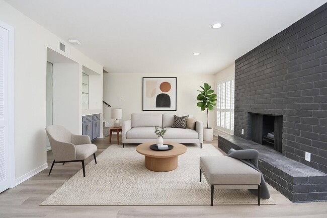 Building Photo - 10378 Briar Forest Dr