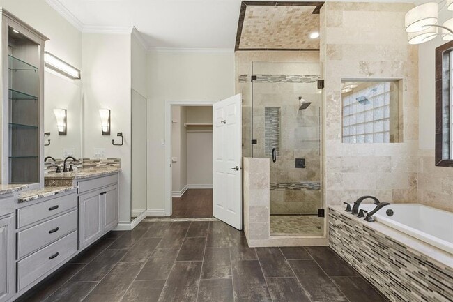 Building Photo - 1213 Grosvener Ct