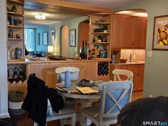 Building Photo - 1 Strawberry Hill Ave