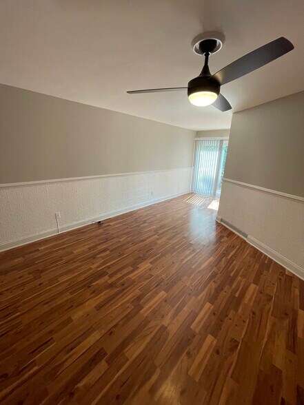 Building Photo - 124 Biruta St