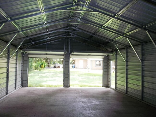 Building Photo - 740 Knowles Rd