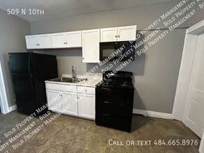Building Photo - 509 N 10th-