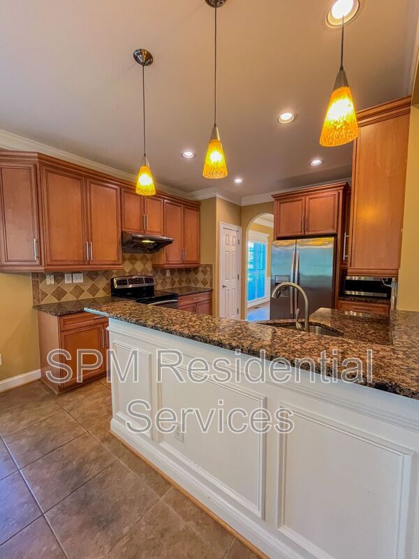 Building Photo - 726 Wine Cellar Cir
