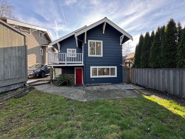 Building Photo - Ramesh House | Spacious 3x2 Available Now! | Rare Green Lake Home w/ Garage, Storage and Private ...