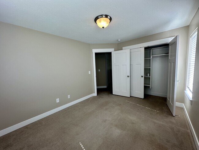 Building Photo - 1748 Winford Dr