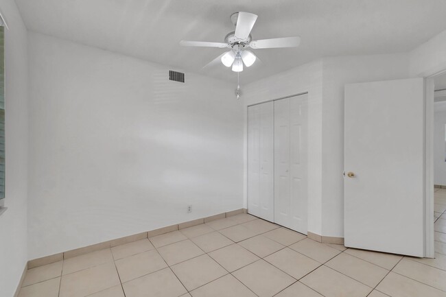 Building Photo - 8431 Royal Palm Blvd