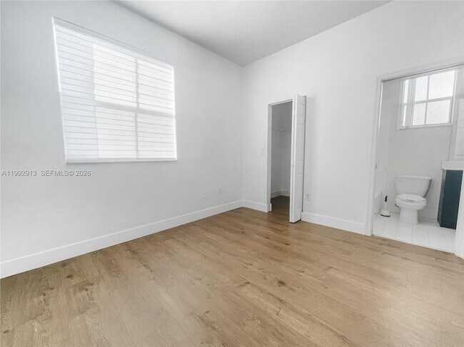 Building Photo - 4921 SW 140th Terrace