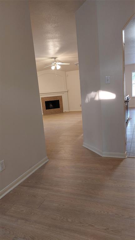 Building Photo - 1909 Roaring Springs Dr