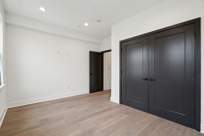 Building Photo - Brand New Townhome in Brewerytown