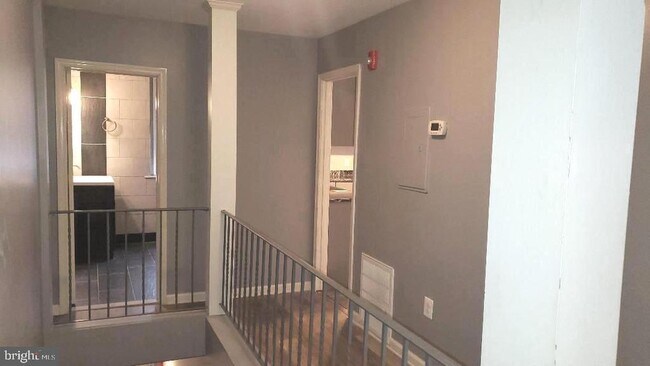 Building Photo - 29 E Hinckley Ave