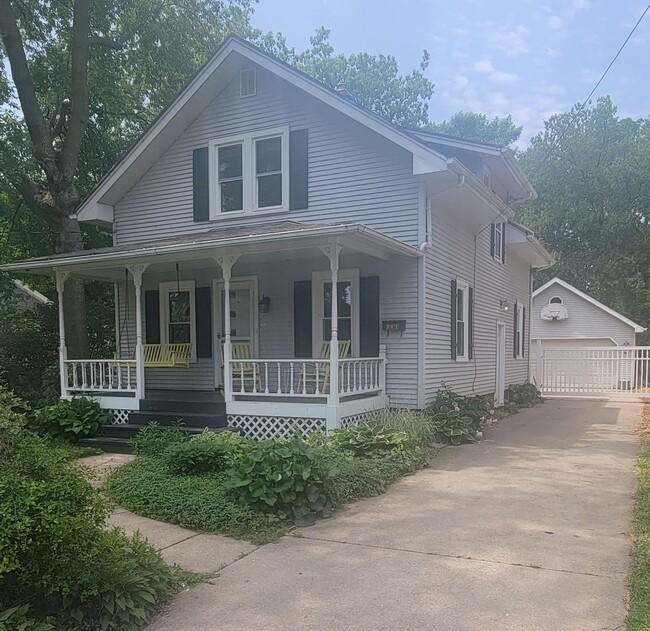 Primary Photo - 320 11th St