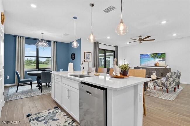 Building Photo - 1657 Serena Ave