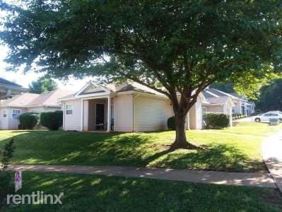 Primary Photo - 3 br, 2 bath Apartment - 109 Oakbrook Dr.