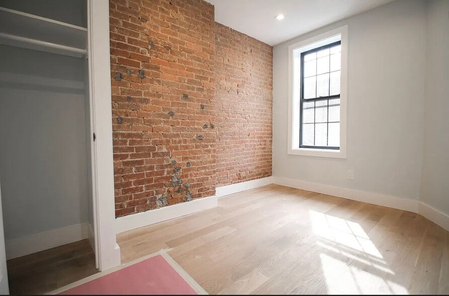 Building Photo - 6702 60th St