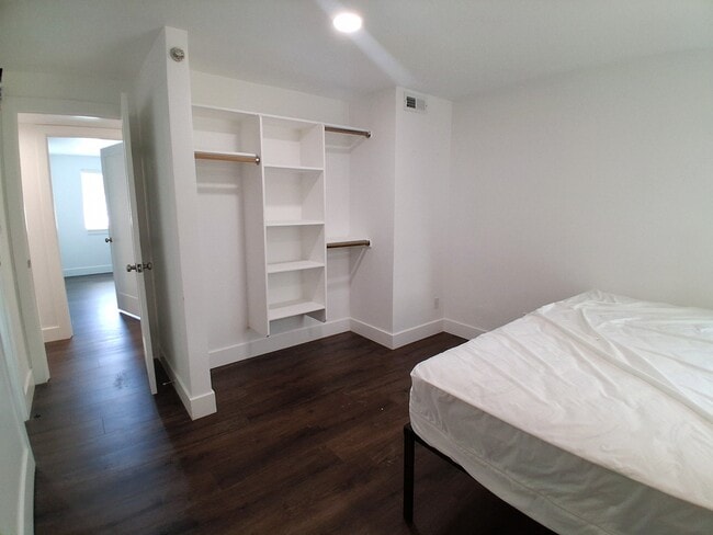 Building Photo - 724 W 1720 N