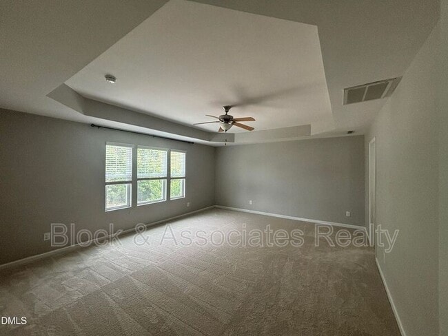 Building Photo - 4 White Spruce Ct