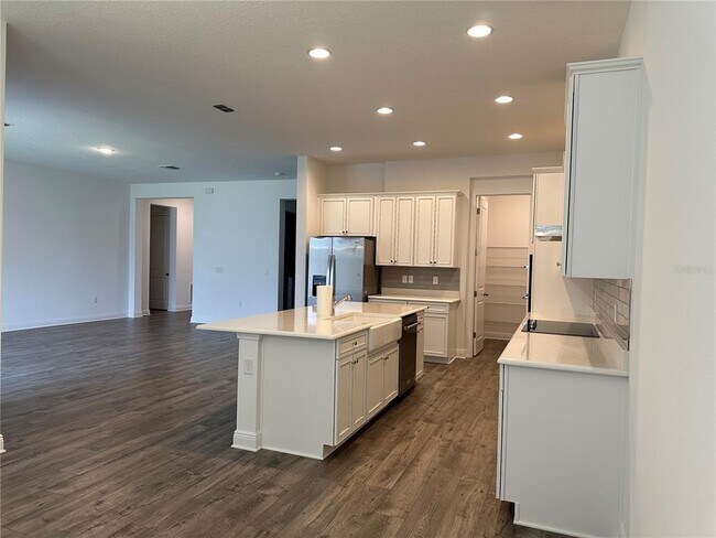 Building Photo - 15161 Lake Bessie Loop