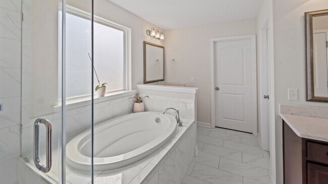 Building Photo - Beautifully Upgraded Home with Outdoor Fire Pit and Fenced Backyard in Buckhead East