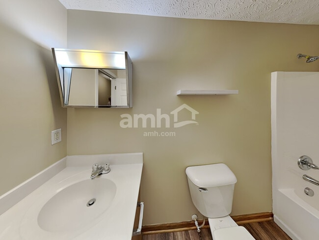 Building Photo - 5676 Canal Bridge Dr