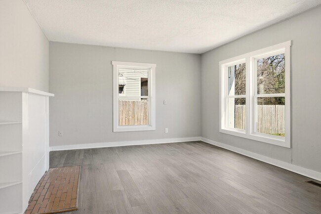 Building Photo - 5225 Central Ave