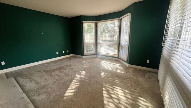 Building Photo - Spacious Devonshire Gem – 3 Bed, 2.5 Bath ...