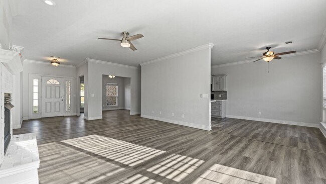 Building Photo - "Beautiful 3-Bedroom Haven with Fireplace ...