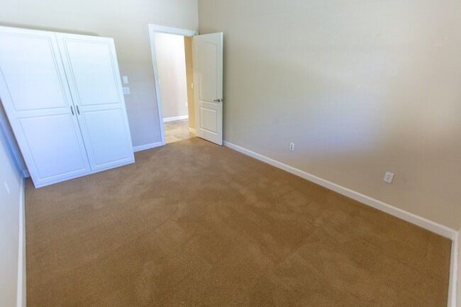 Building Photo - 4700 S Fulton Ranch Blvd