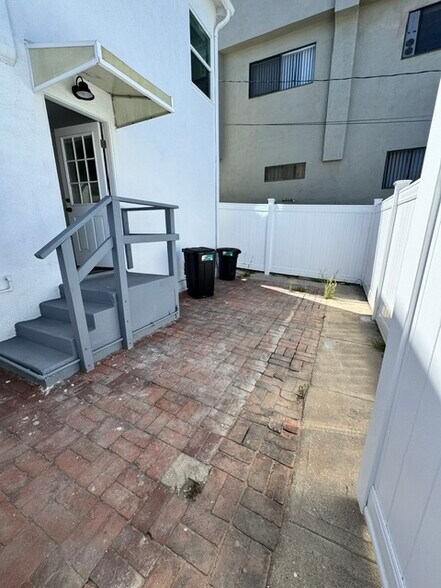 Back Patio - 621 Manhattan Avenue