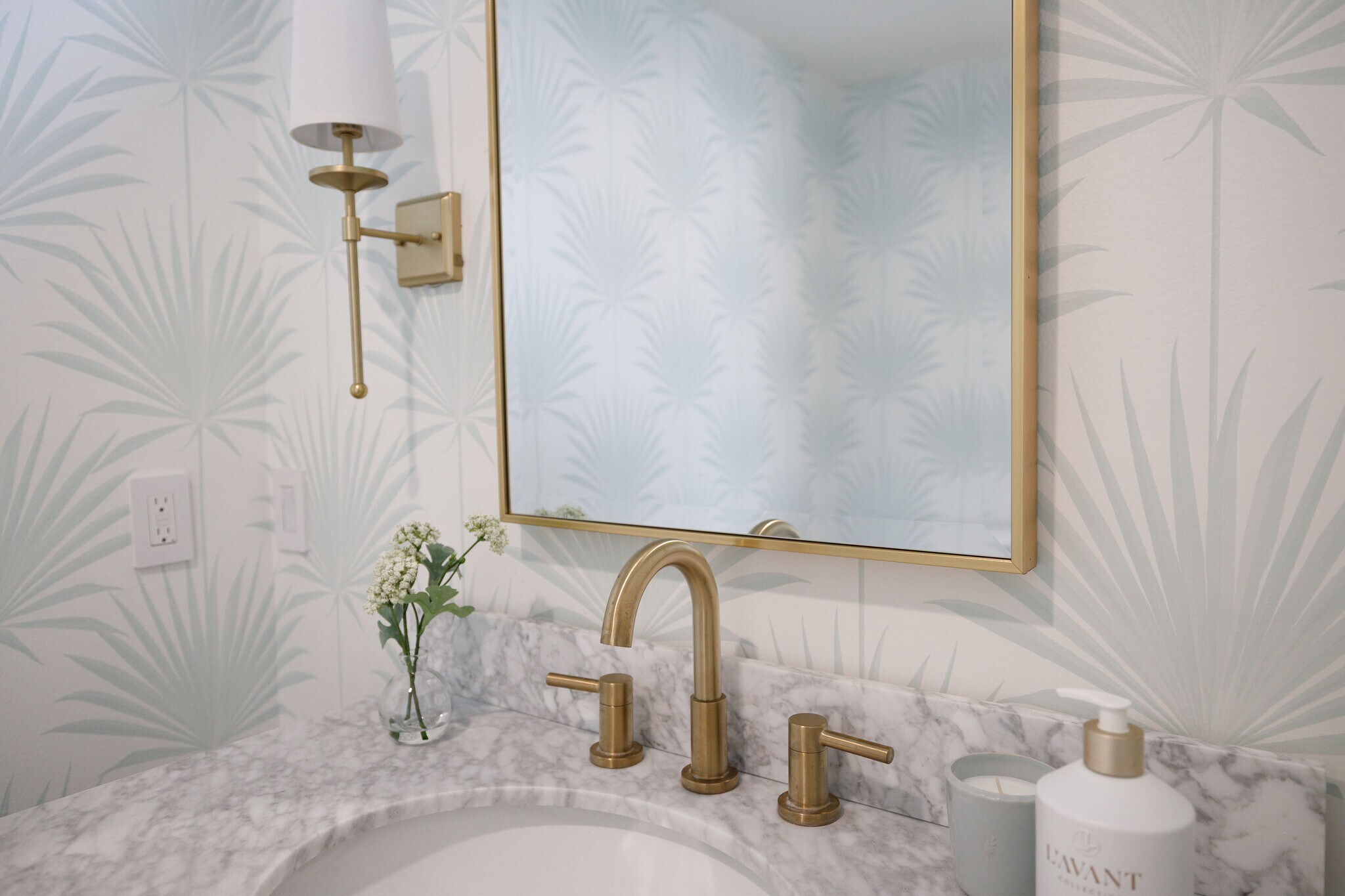 Building Photo - 1504 N Poinsettia Ave