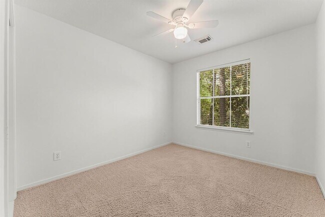 Building Photo - 43 W Gaslight Pl
