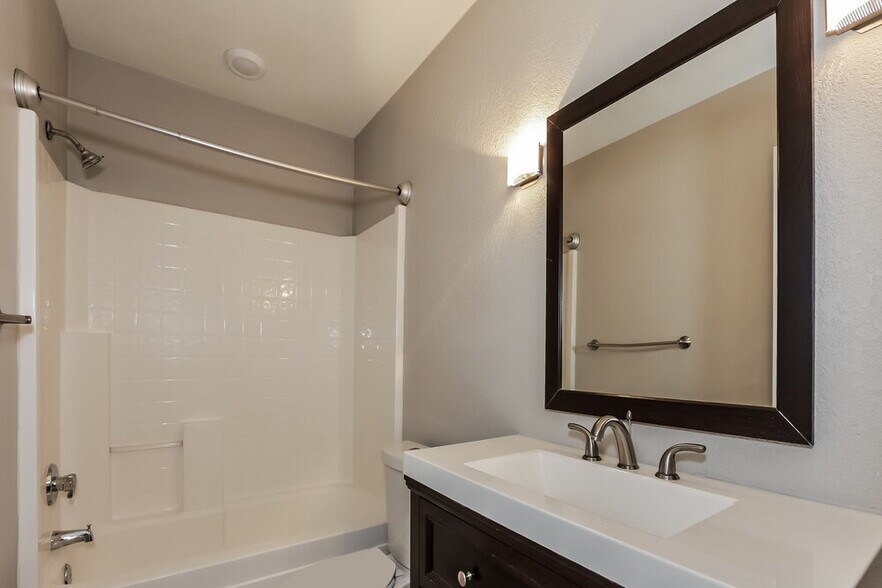 Building Photo - 6417 Longmont Trail