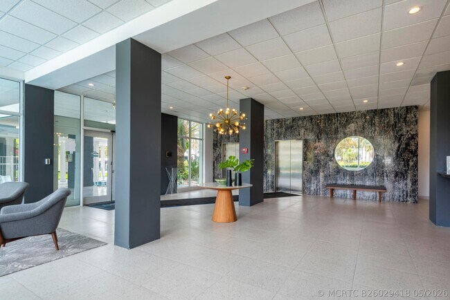 Building Photo - 2840 N Ocean Blvd
