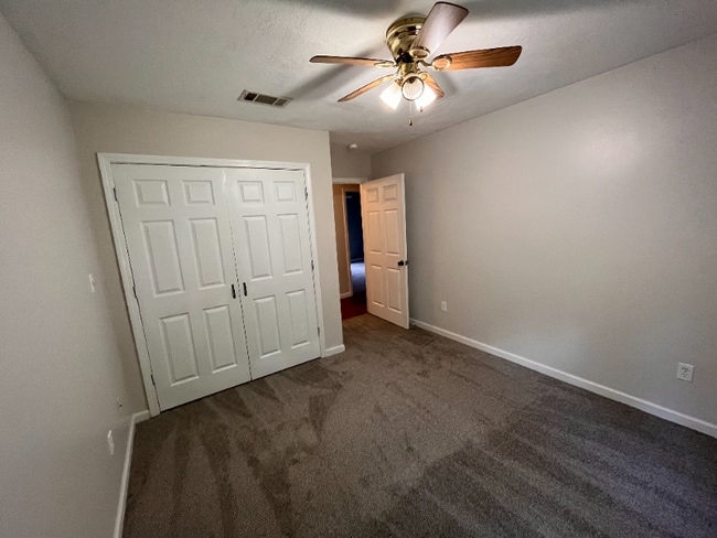 Building Photo - 133 N Ridge Dr