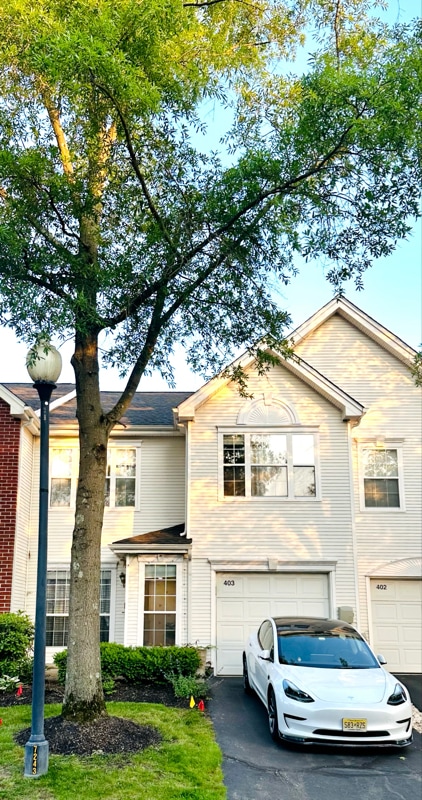 Building Photo - 403 Harvest Ln