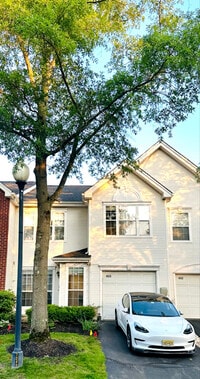 Building Photo - 403 Harvest Ln