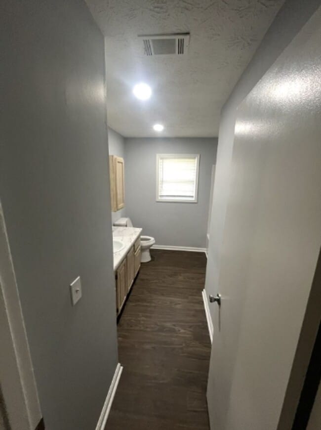 Building Photo - 3 Bed 1 Bath House