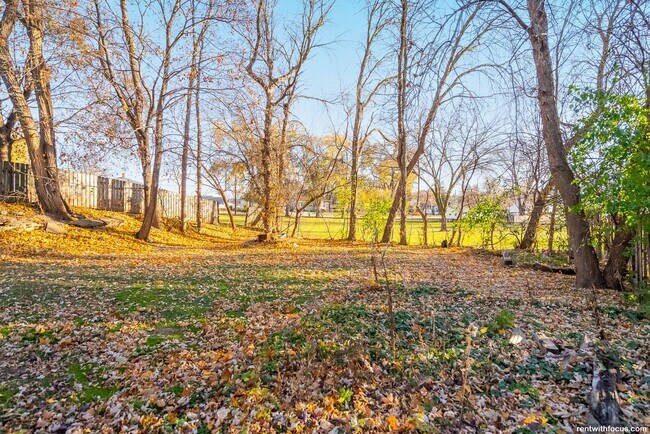 Building Photo - 416 High St