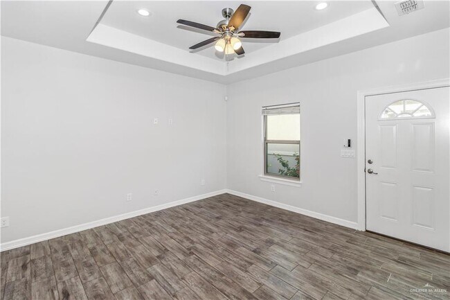 Building Photo - 14 14th St